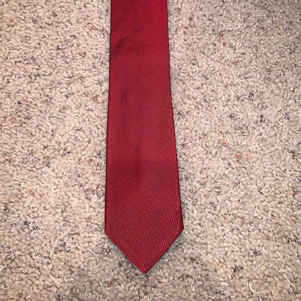 Roundtree and Yorke Red Tie